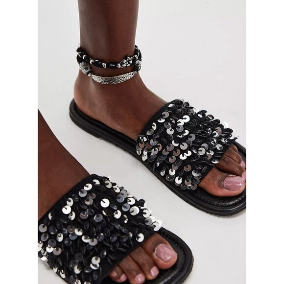 🆕 FREE PEOPLE Shipwreck Surf Sandals / Black - Picture 1 of 11